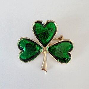 Beatrix Vintage Shamrock Pin Brooch Green Hearts Gold Tone St. Patrick’s Day